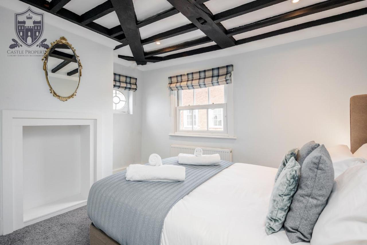 Castle Properties: The Sovereign 5 Bed Town House Apartamento