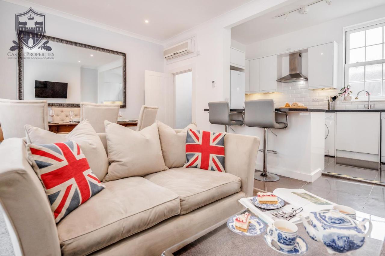 Castle Properties: The Sovereign 5 Bed Town House Apartamento